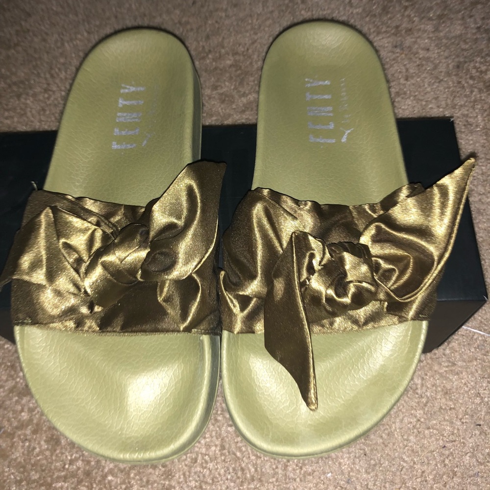 Fenty Bow Slides